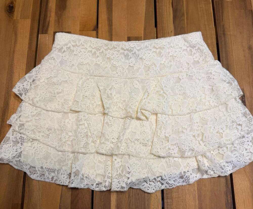 Windsor Lace Skort Size S Cream Tiered Ruffle
